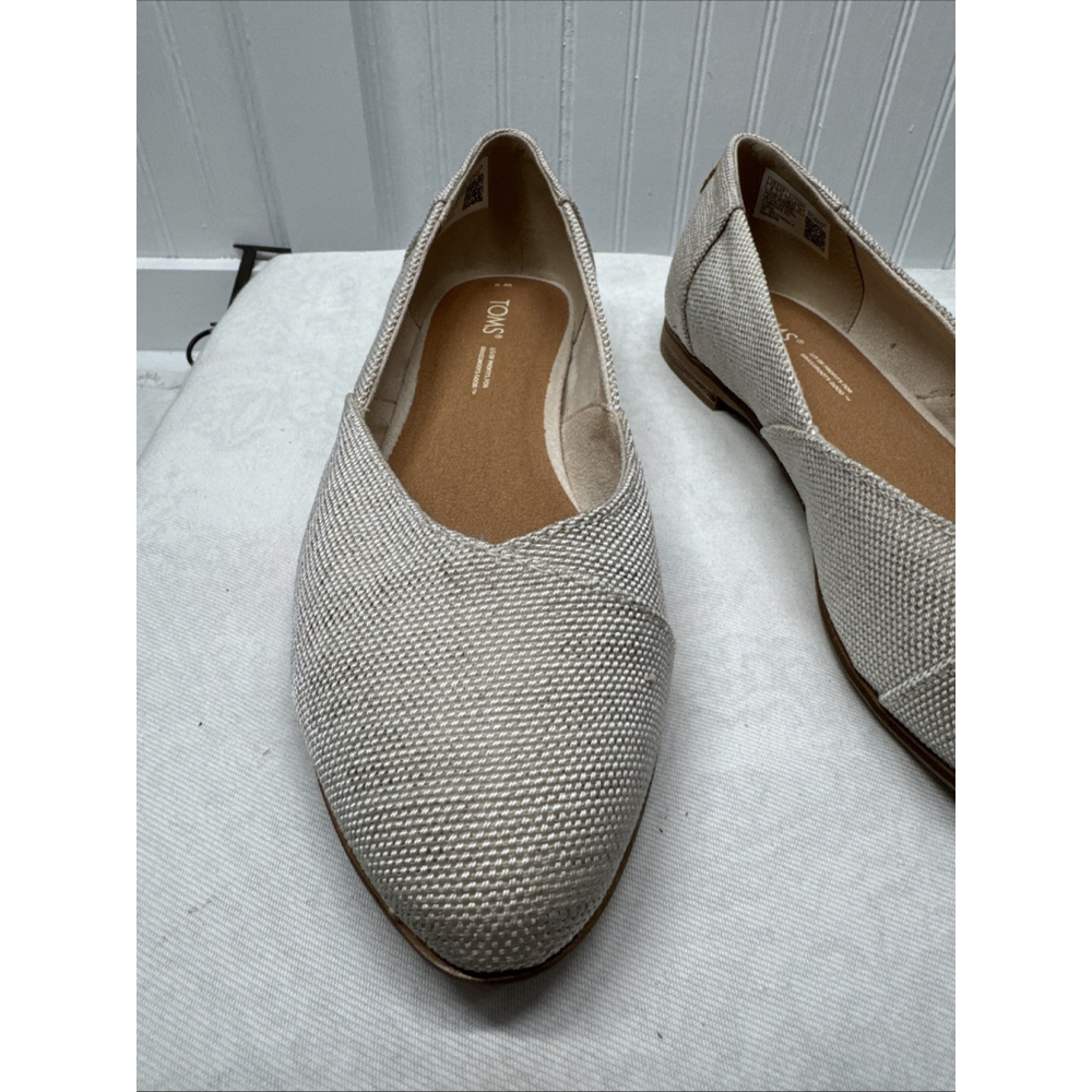 Toms Loafer Women's Flat Beige SlipOns 8W Work Church Everyday Office New No Box - Picture 2 of 16